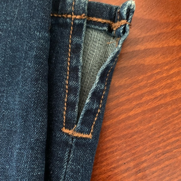 DC Jean crops, plus size, slit on sides, dark blue, high rise, stretchy,NWOT, 16 - Picture 3 of 9